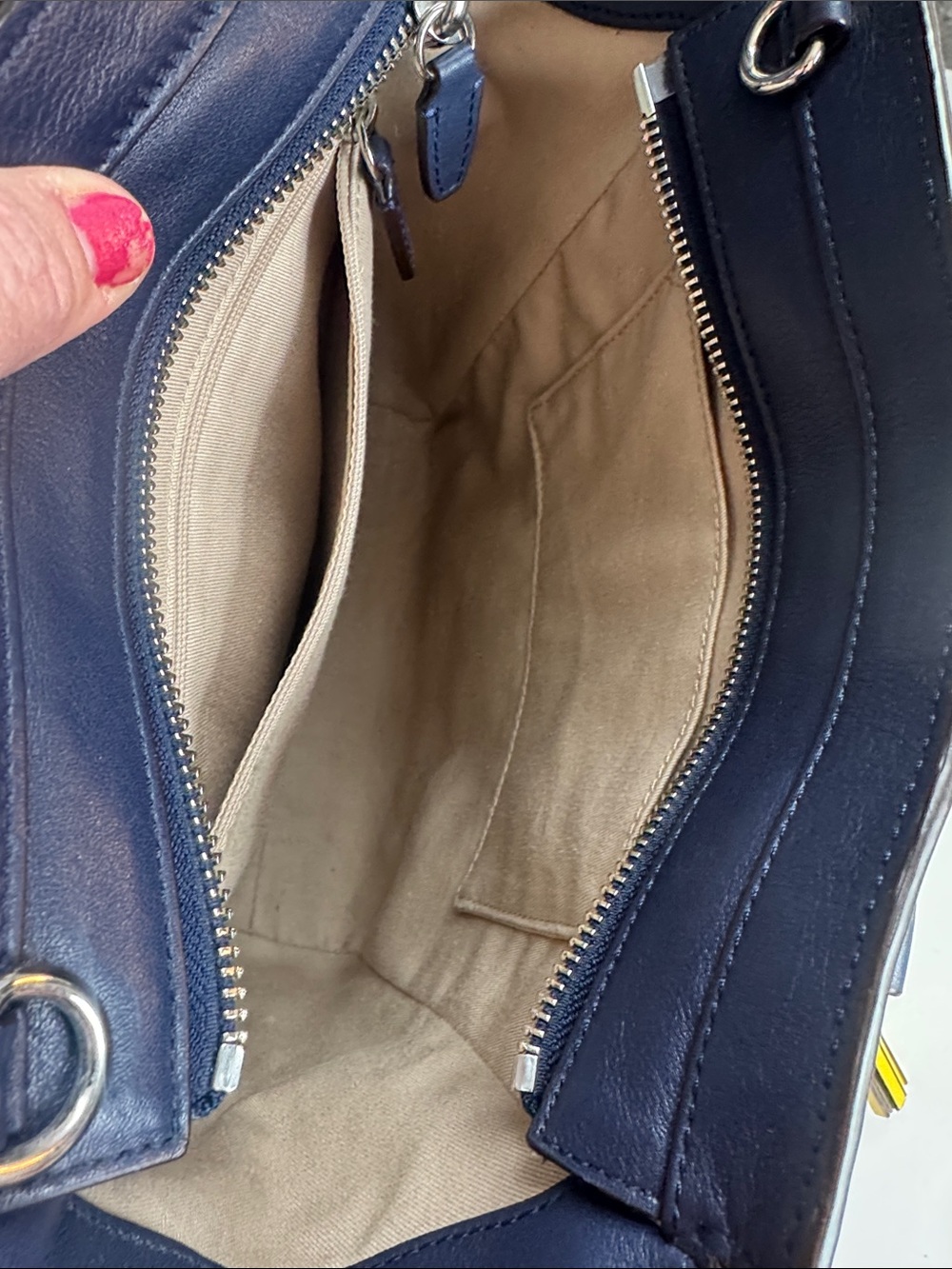 Coach Legacy Mini-Tanner tote in navy blue with yellow accent - Picture 3 of 4